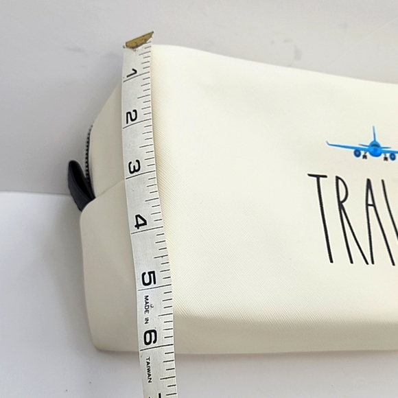 RAE DUNN TOILETRY BAG, CREAM COLOR WITH TWO STORAGE POCKETS INSIDEE - Picture 6 of 12
